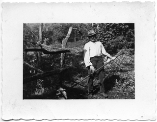 Ritratto Giovanni Menghetti con rastrello