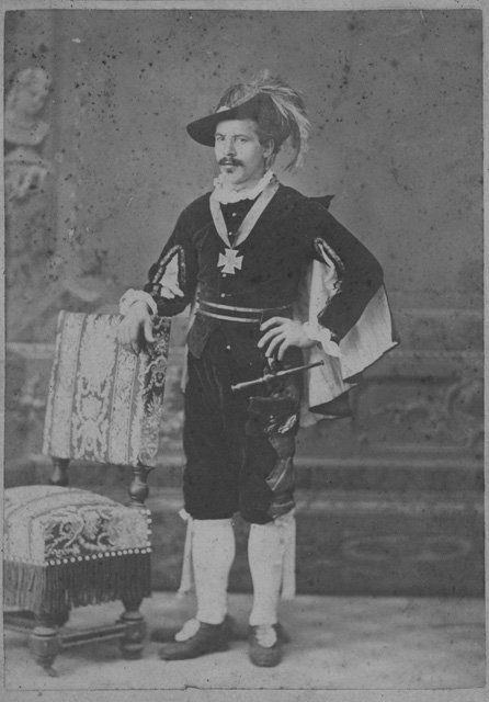 Ritratto di attore in costume di moschettiere