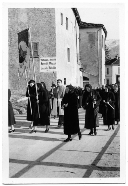 Donne alla processione del Corpus Domini