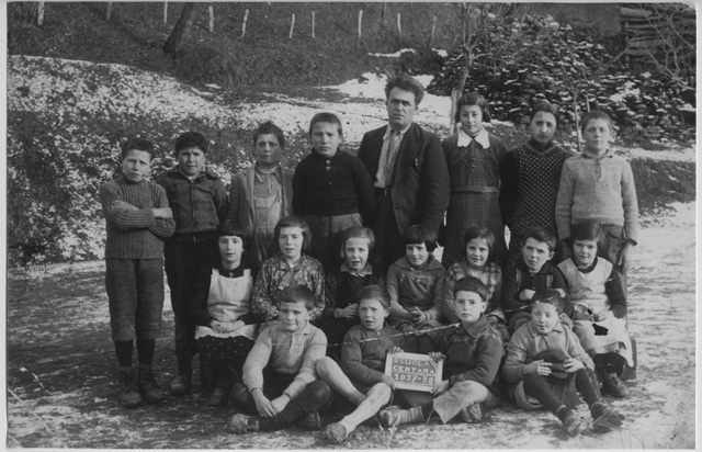 Scolari di Certara in posa