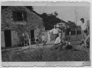 Gruppo di persone sui monti di Gola di Lago