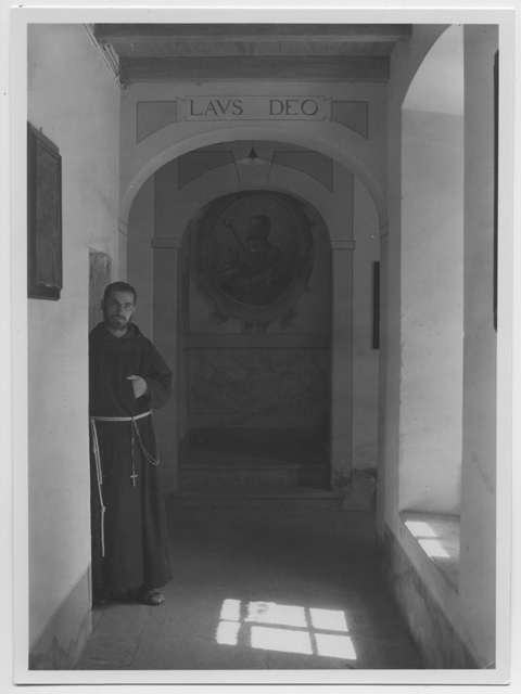 Ritratto di Padre Alessandro Romerio da Locarno nel corridoio del Convento