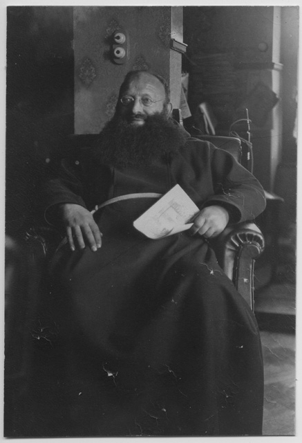 Ritratto di Padre Leone da Lavertezzo seduto su una poltrona