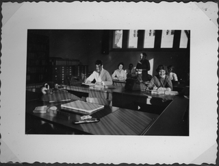 Renato Lucca nell'ufficio di Le Locle della FAR (Fabriques d'assortiments réunies)