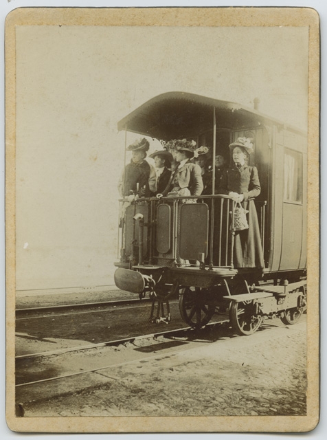 Donne su un vagone di un treno