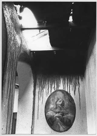 Affresco sulla parete del Convento dopo l'incendio