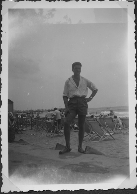 Renato Lucca in vacanza al mare