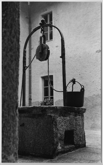 Pozzo nel chiostro del Convento di Bigorio