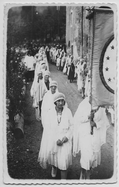 Processione per la festa del Centenario della Medaglia Miracolosa