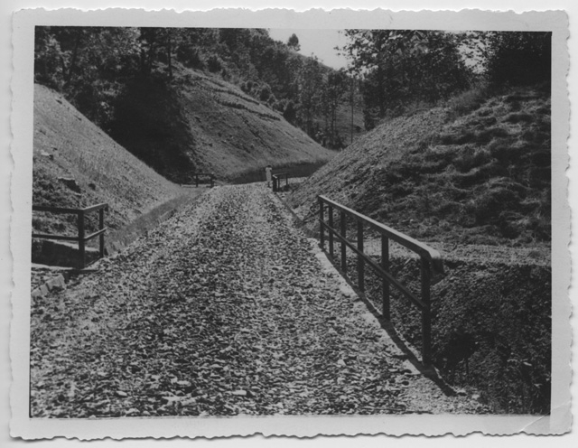 Costruzione della strada tra Maglio di Colla e Cimadera