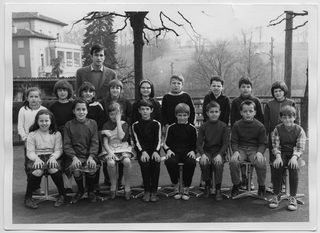 Allievi della scuola elementare di Tesserete in posa