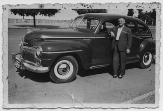 Severo Antonini con la nuova automobile a Buenos Aires