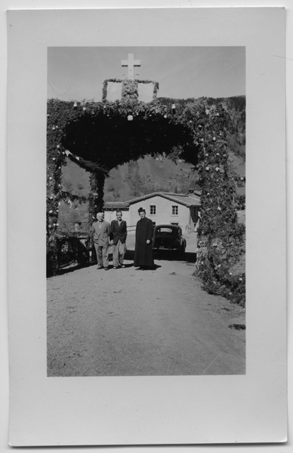 Porta trionfale allestita a Colla per l'arrivo della Madonna Pellegrina