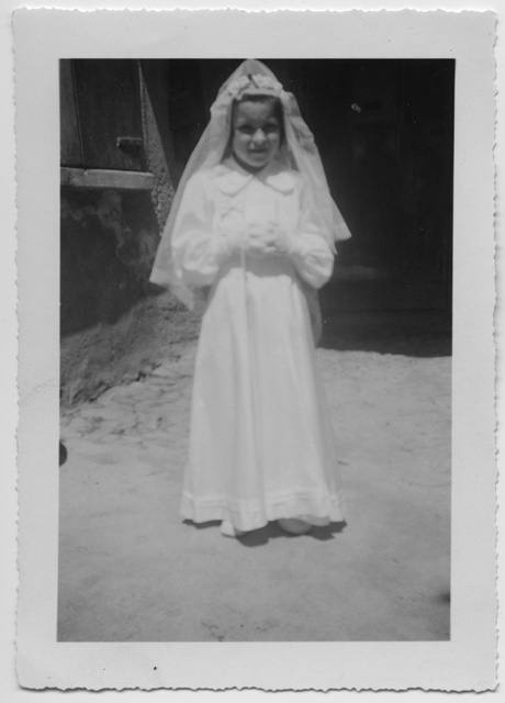 Ritratto di Rita Clementi-Lepori in occasione della Prima Comunione