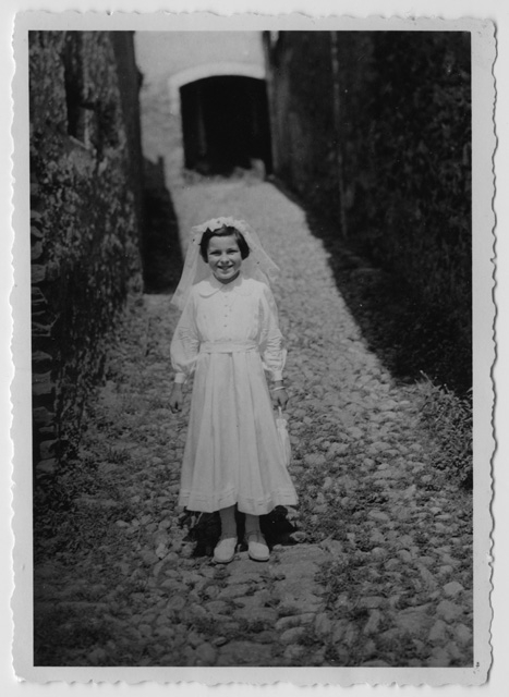 Ritratto di Rita Clementi-Dolci in occasione della Prima Comunione