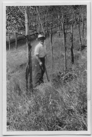 Giuseppe Lepori nella vigna di Caslásc