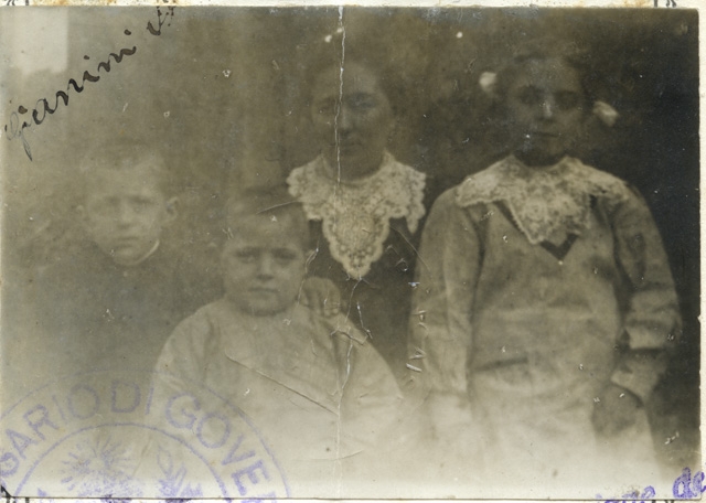 Angiolina Gianini con i figli Alice, Giuseppe e Florindo