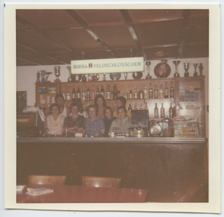 Gruppo in posa al ristorante Riva