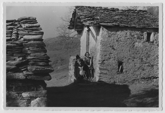 Cascina nei pressi dei monti di Nòbre