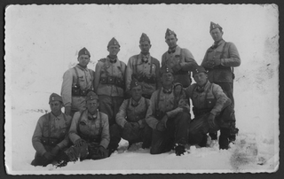 Gruppo di soldati sulla neve