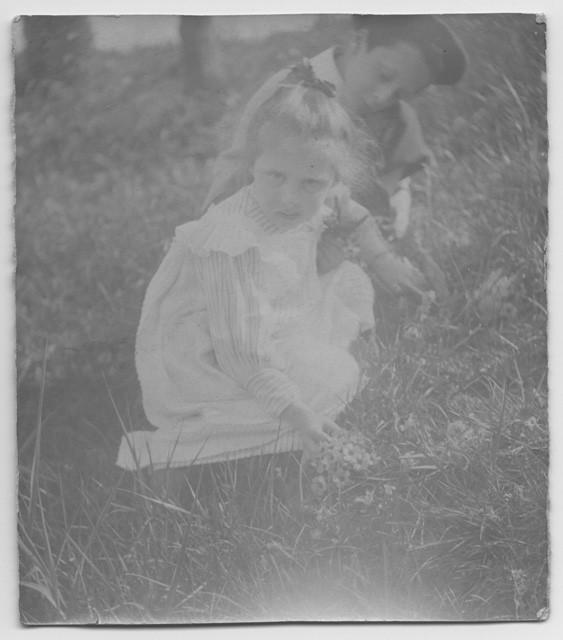 Gina Maria e Franco Rossi in giardino