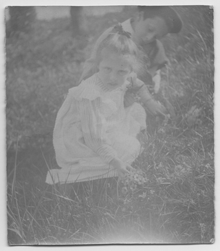 Gina Maria e Franco Rossi in giardino