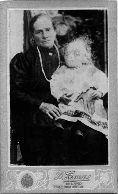 Angiolina Gianini con il nipote Ettore Sidler