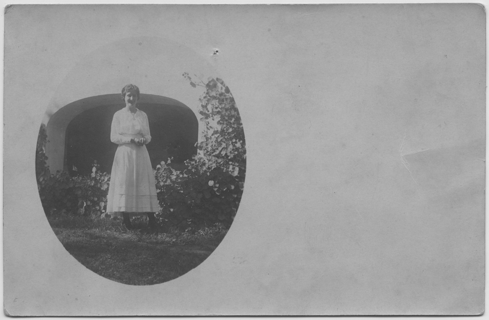 Gina Maria Rossi nel giardino di Biolda