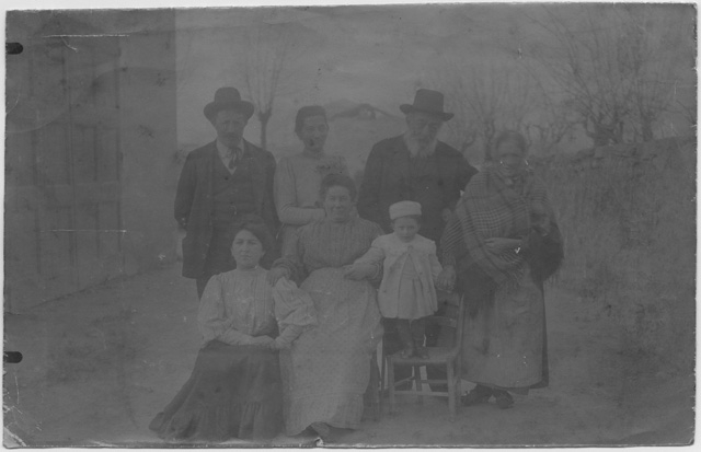 Ritratto di gruppo all'aperto