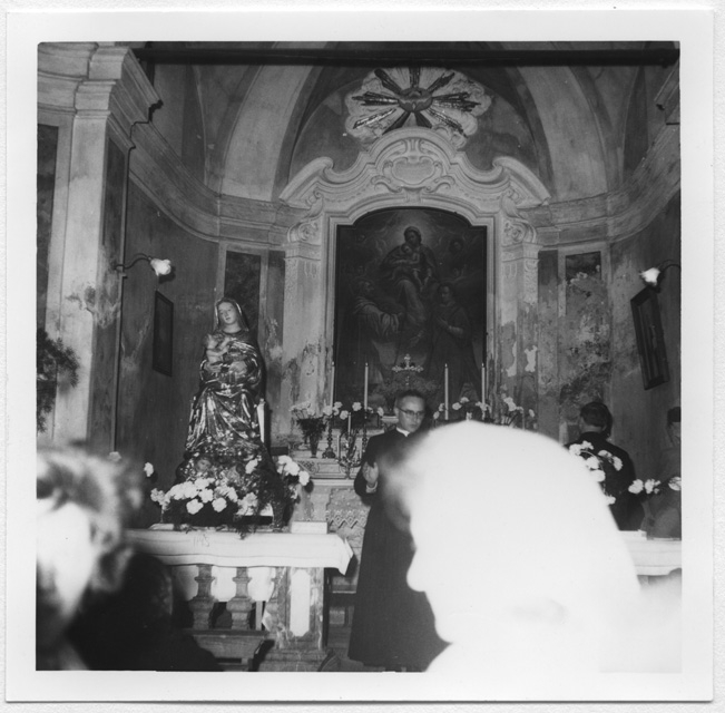 Interno della chiesa di San Bernardo a Roveredo