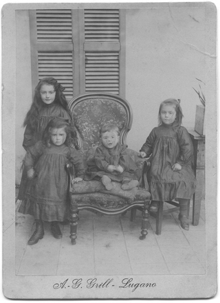 Ritratto di quattro bambine