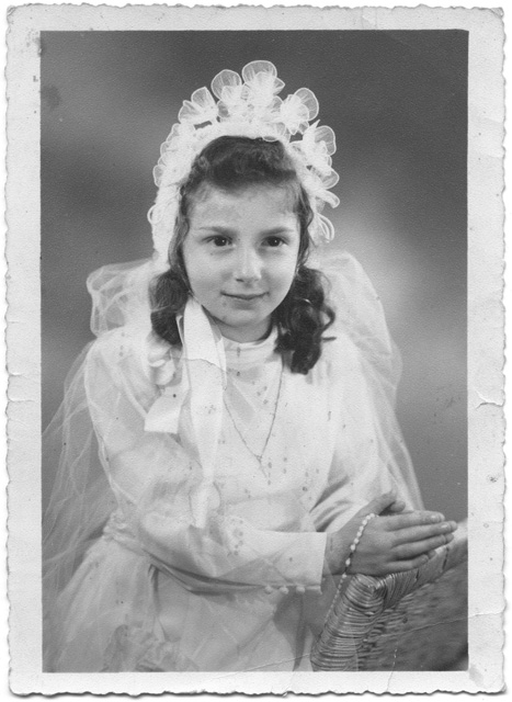 Ritratto di bambina in occasione della Prima Comunione