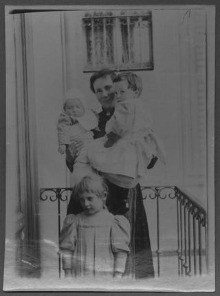 Adele Rossi con i figli Gina e Franco