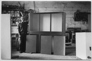 Elvezio Campana nella sua falegnameria a Cimadera