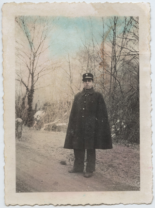 Antonio Menghetti (1904) in divisa da postino