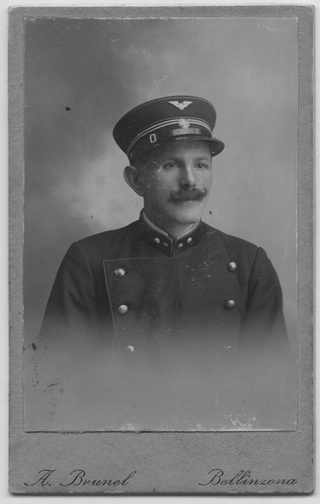 Giuseppe Quadri in divisa da capotreno