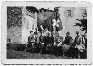 Gruppo di ospiti della pensione Mignon "Ca di Còcc" a Lugaggia