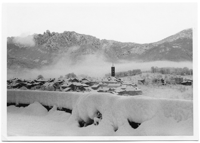 Veduta di Sala Capriasca innevata dai Ronchi