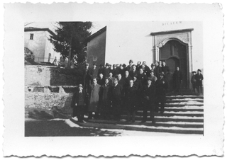 Gruppo in posa sulle scale del convento di Bigorio