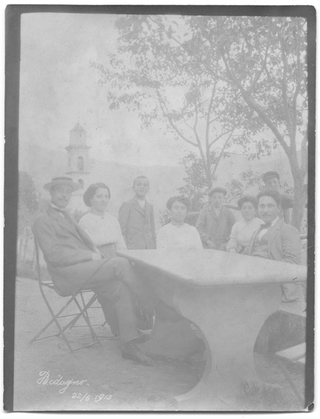 Gruppo al tavolo a Bidogno