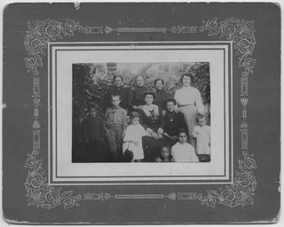 Ritratto delle sorelle Canonica con i nipoti