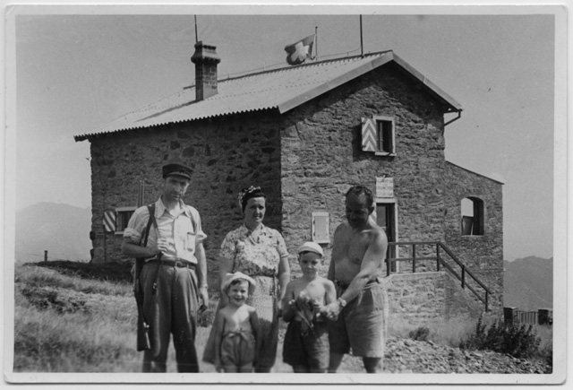 Gruppo alla Capanna del Monte Bar