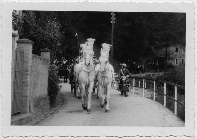 Matrimonio con carrozza a cavalli a Treggia