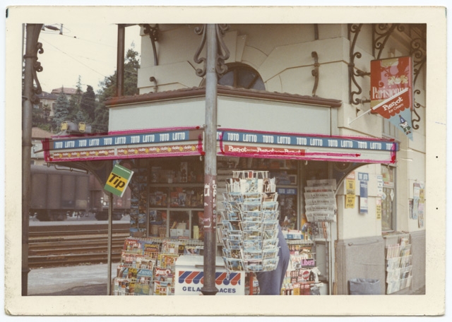 Chiosco dei giornali alla stazione di Lugano