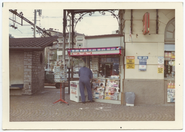Chiosco dei giornali alla stazione di Lugano