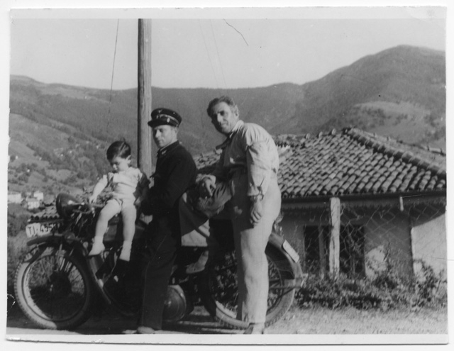 Arnoldo Moresi in motocicletta