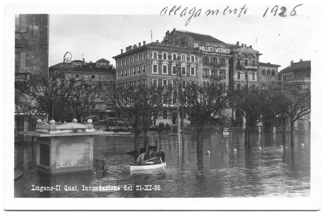 Piazza Manzoni a Lugano durante l'allagamento del 1926