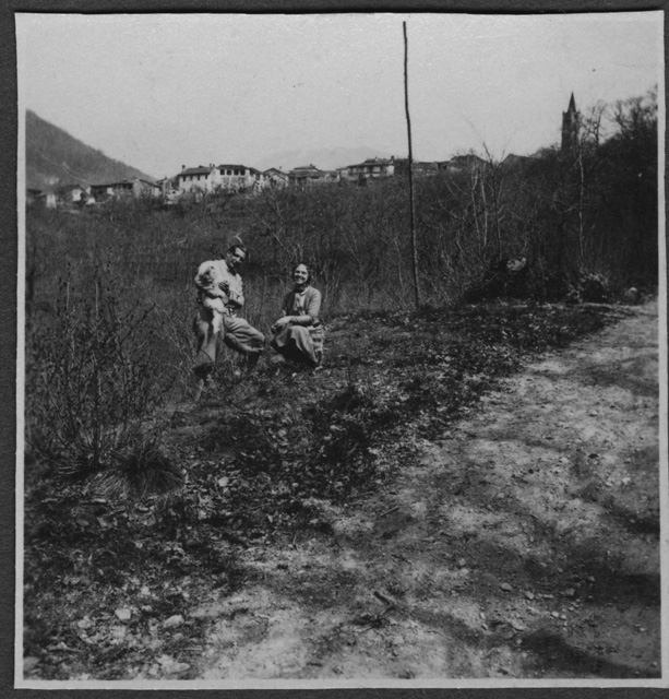 Mario Bernasconi con un'amica