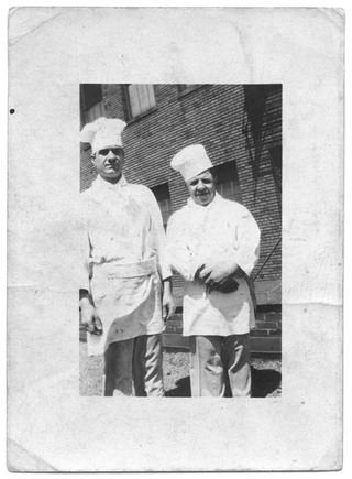 Dionigi Ceresa in divisa da cuoco a Chicago