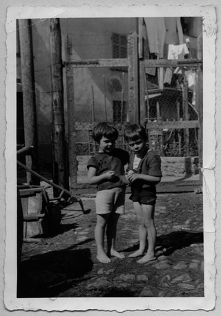 Nelly e Brunello Storni nel nucleo di Sala Capriasca